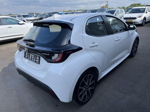 Toyota YARIS 1.5 Hybrid Dynamic Style Apple Carplay en/of Android auto Navigatie, Stoelverwarming, 17"LMV, Achteruitrijcamera, Adaptieve cruise control,