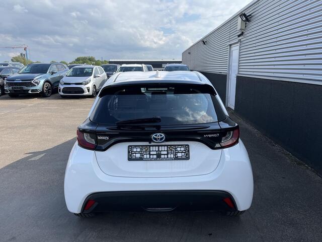 Toyota YARIS 1.5 Hybrid Dynamic Style Apple Carplay en/of Android auto Navigatie, Stoelverwarming, 17"LMV, Achteruitrijcamera, Adaptieve cruise control,