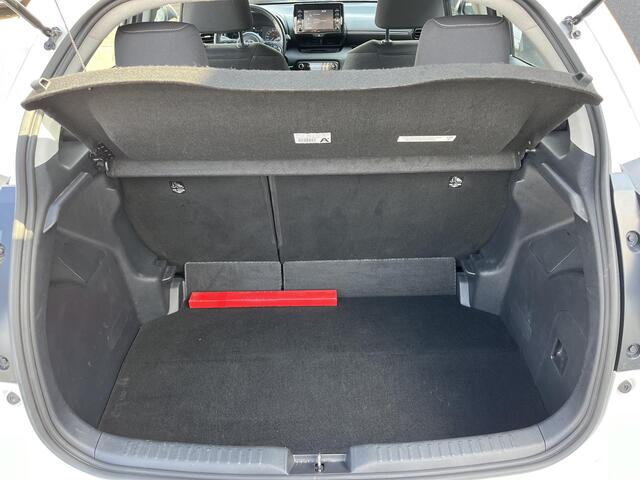 Toyota YARIS 1.5 Hybrid Dynamic Style Apple Carplay en/of Android auto Navigatie, Stoelverwarming, 17"LMV, Achteruitrijcamera, Adaptieve cruise control,