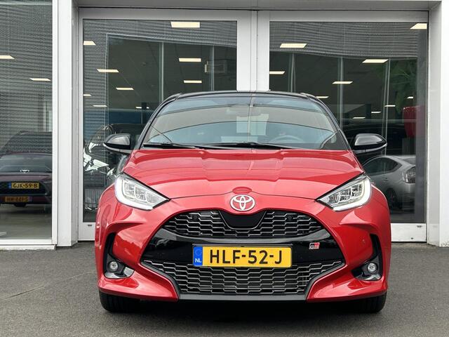 Toyota YARIS 1.5 Hybrid 130 GR Sport | GR Sport Plus | BSM | Panorama dak | Full-options | DEMO