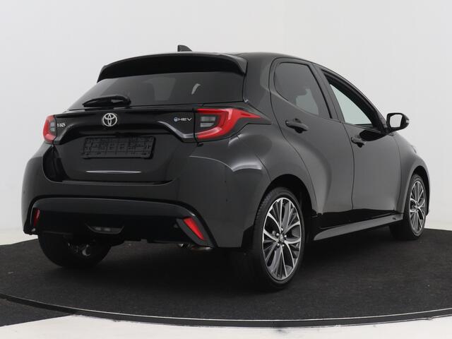 Toyota YARIS 1.5 Hybrid 130 Executive Blind Spot | Parkeersensoren | Stoelverwarming | Stuurwielverwarming | LED