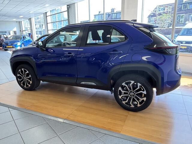 Toyota YARIS Cross Style 1.5 Hybrid - 2025 model met het GROOTSTE SCHERM ! - draadloos tel. laden - 17 inch