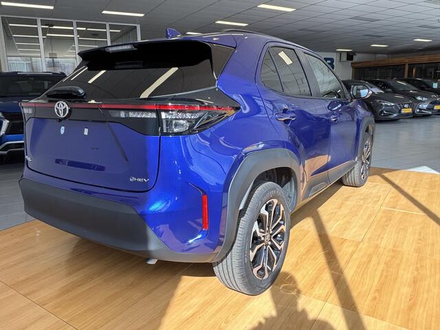 Toyota YARIS Cross Style 1.5 Hybrid - 2025 model met het GROOTSTE SCHERM ! - draadloos tel. laden - 17 inch