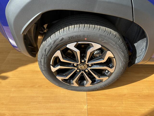 Toyota YARIS Cross Style 1.5 Hybrid - 2025 model met het GROOTSTE SCHERM ! - draadloos tel. laden - 17 inch