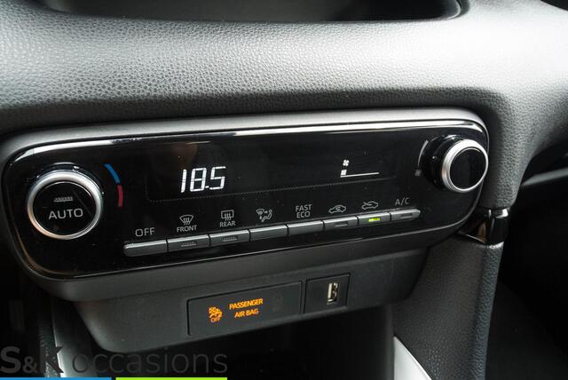Toyota YARIS 1.5 Hybrid Active Keyless NAVI ACC