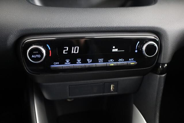 Toyota YARIS 1.5 Hybrid Dynamic Limited | 16" Lichtmetalen velgen | Parkeercamera | Climate Control | Apple Carplay /- Android Auto |