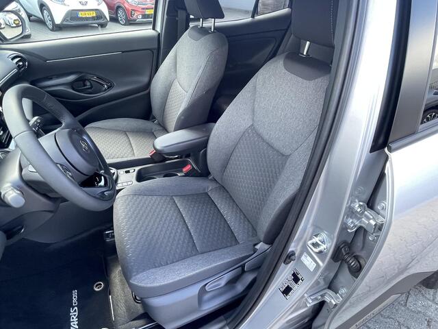 Toyota YARIS Cross 1.5 Hybrid 115 First Edition Comfort Pack