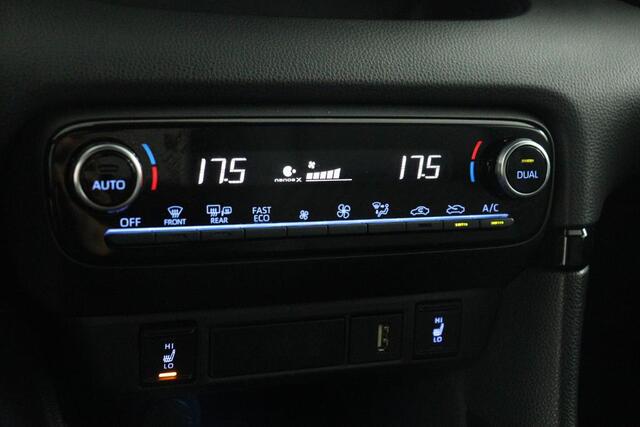 Toyota YARIS 1.5 Hybrid Executive | Apple Carplay/Android Auto | Parkeersensoren | Stoelverwarming |