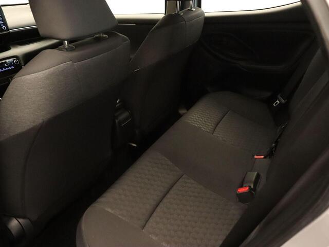 Toyota YARIS 1.5 Hybrid Dynamic - ORIGINEEL NEDERLANDSE AUTO - AFNEEMBARE TREKHAAK 450KG GEREMD TREKGEWICHT - ADAPTIVE CRUISE CONTROL - ACHTERUITRIJ CAMERA - APPLE CARPLAY/ANDROID AUTO - KEYLESS ENTRY & START