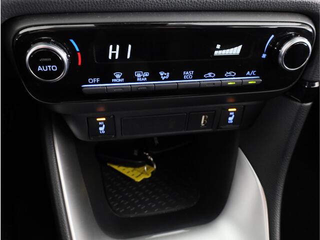 Toyota YARIS 1.5 Hybrid Dynamic Limited | Apple Carplay /- Android Auto | Stoelverwarming | Parkeercamera |
