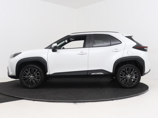 Toyota YARIS Cross 1.5 Hybrid AWD Adventure Limited Treeplanken |