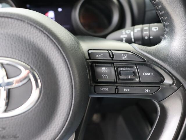 Toyota YARIS 1.5 Hybrid Dynamic I Navigatie I Climate Control I Cruise Control I Camera I USB I LM Velgen I