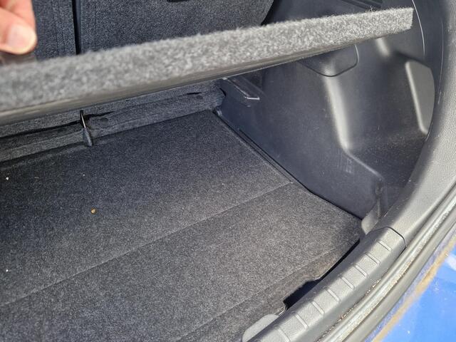Toyota YARIS 1.5 Hybrid Bi-Tone Plus