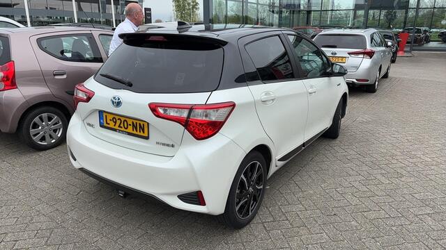 Toyota YARIS 1.5 Hybrid Bi-Tone, Trekhaak, Navi