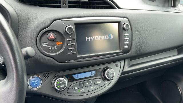 Toyota YARIS 1.5 Hybrid Bi-Tone, Trekhaak, Navi