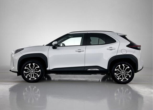 Toyota YARIS Cross Dynamic Plus | Panoramadak | Stoelverwarming | Stuurwiel verwarmd |