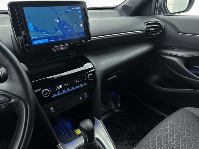 Toyota YARIS Cross Dynamic Plus | Panoramadak | Stoelverwarming | Stuurwiel verwarmd |