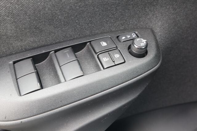 Toyota YARIS 1.5 Hybrid Launch Edition Head-up/Blindspot/Leder