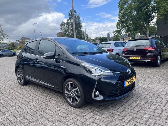 Toyota YARIS 1.5 Hybrid Premium Klima Navi Cruise Trekhaak Acamera Panodak Nap