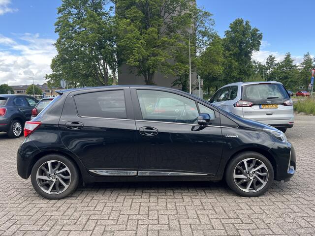 Toyota YARIS 1.5 Hybrid Premium Klima Navi Cruise Trekhaak Acamera Panodak Nap