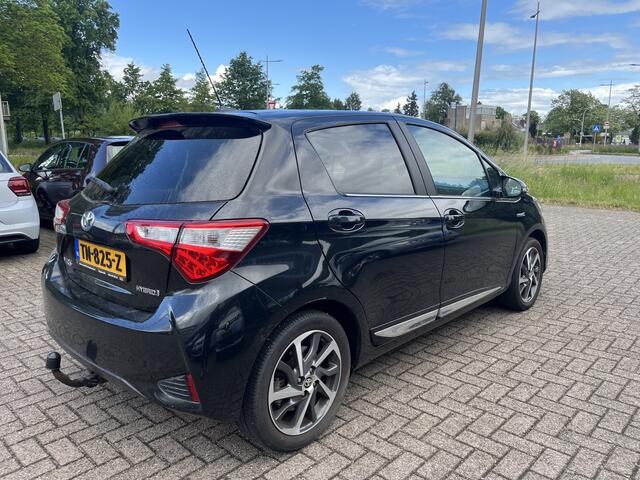 Toyota YARIS 1.5 Hybrid Premium Klima Navi Cruise Trekhaak Acamera Panodak Nap
