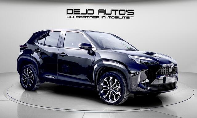 Toyota YARIS Cross 1.5 HYBRID 130 TEAM-PLAYER NAVI PDC-V+A CAMERA SAFETY PACK+WINTER PACK NIEUWE AUTO MET HOGE KORTING