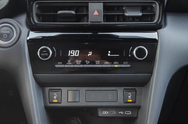 Toyota YARIS Cross 1.5 HYBRID 130 TEAM-PLAYER NAVI PDC-V+A CAMERA SAFETY PACK+WINTER PACK NIEUWE AUTO MET HOGE KORTING