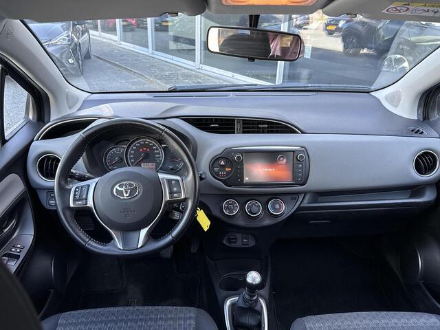 Toyota YARIS 1.3 VVT-i Aspiration **TREKHAAK/ CRUISE CONTROL/ PARKEERCAMERA/ GARANTIE**