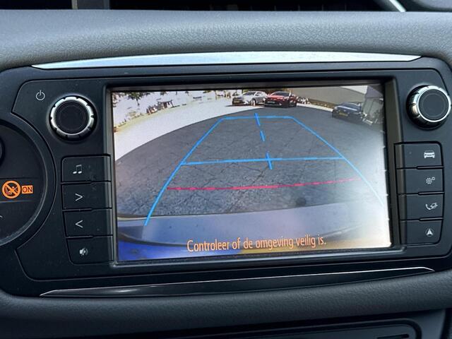 Toyota YARIS 1.3 VVT-i Aspiration **TREKHAAK/ CRUISE CONTROL/ PARKEERCAMERA/ GARANTIE**