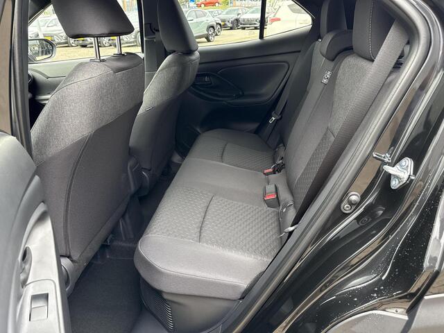 Toyota YARIS Cross 1.5 Hybrid 115 First Edition **STOEL EN STTURWIELVERWARMING/ KEYLESS/ 36 MAANDEN GARANTIE**