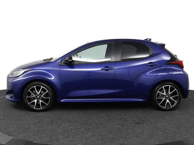 Toyota YARIS 1.5 Hybrid Executive | Trekhaak | Navigatie | Stoel verwarming | Head-up Display |