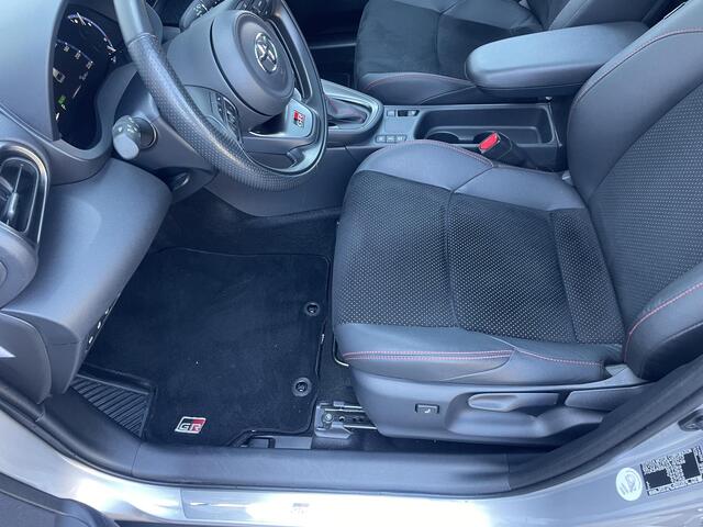 Toyota YARIS Cross 1.5 Hybrid GR Sport , Panoramadak, org NL en 1e eigenaar