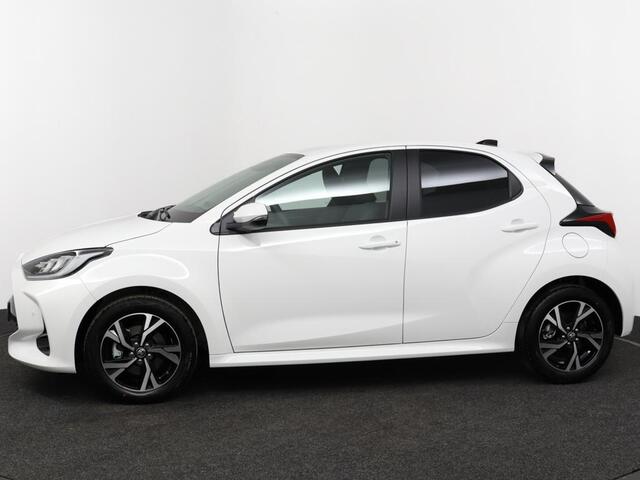Toyota YARIS 1.5 Hybrid 115 Dynamic | Comfort Pack | Navigatie | Adaptive Cruise Control | Parkeersensoren | Stoelverwarming | Stuurverwarming | Achteruitrijcamera |