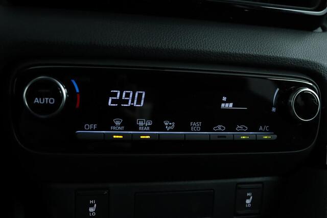Toyota YARIS 1.5 Hybrid 115 Dynamic | Comfort Pack | Navigatie | Adaptive Cruise Control | Parkeersensoren | Stoelverwarming | Stuurverwarming | Achteruitrijcamera |