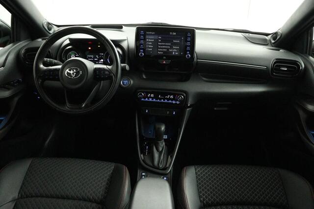 Toyota YARIS 1.5 Hybrid Launch Edition | lederen/stof bekleding | Navigatie | Apple Carplay/Android Auto |