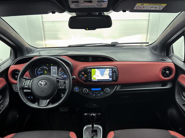 Toyota YARIS 1.5 Hybrid Bi-Tone | Parkeersensor voor en achter | Voorstoelen verwarmd |