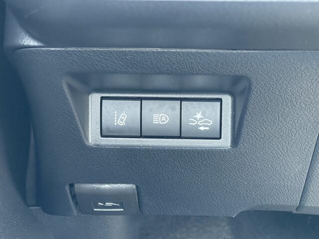Toyota YARIS 1.5 Hybrid Bi-Tone | Parelmoer | CarPlay | Camera | Keyless | Cruise | 16 inch