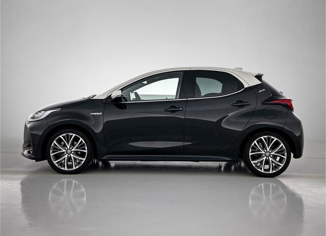 Toyota YARIS 1.5 Hybrid Executive Bi-Tone | Doedehoekdetectie | Stoelverwarming | PDC voor en achter | Uniek Interieur