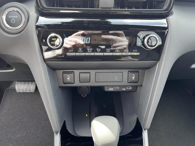 Toyota YARIS 1.5 Hybrid 115 Dynamic + Comfort Pack