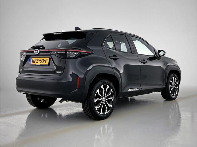 Toyota YARIS Cross Dynamic Limited | Apple Carplay | 17 inch LM-velgen | Getinte ramen | Achteruitrij camera |