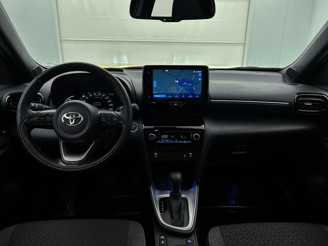Toyota YARIS Cross Dynamic Limited | Apple Carplay | 17 inch LM-velgen | Getinte ramen | Achteruitrij camera |