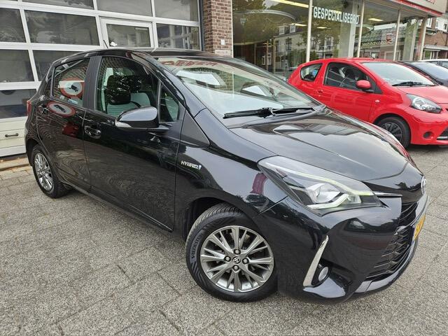 Toyota YARIS 1.5 Hybrid Design Navi