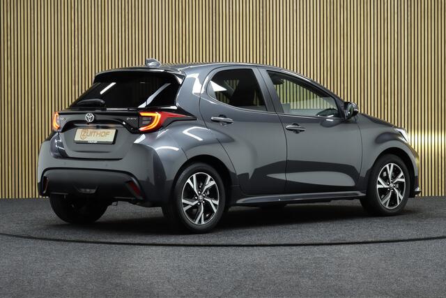 Toyota YARIS 1.5 Hybrid 115 Executive Edition | Facelift | Adaptive-cruise | Apple Carplay & Android Auto | Camera | Parkeerhulp | Maps Navigatie | Keyless | Clima | Dodehoekdetectie