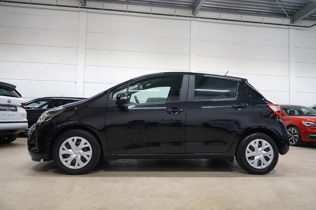 Toyota YARIS 1.0 VVT-i Energy * Navi - Camera - Clima - 100% Dealer onderhouden *