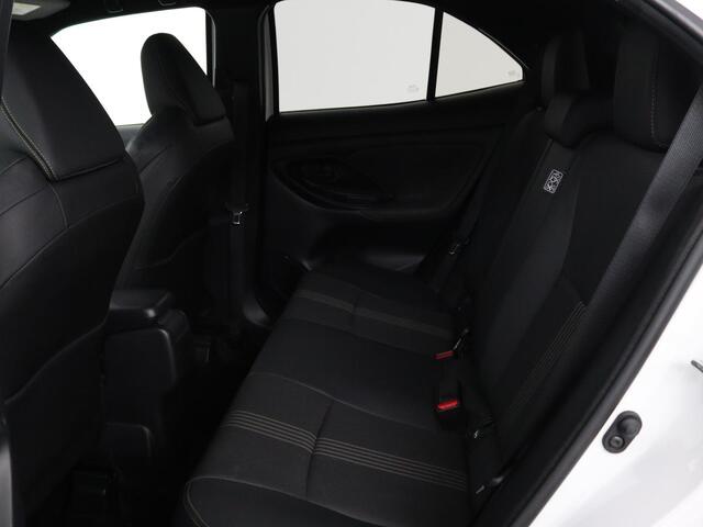 Toyota YARIS Cross 1.5 Hybrid Adventure | Stoel & stuurverwarming | Head-Up | Matrix LED | Carplay | Camera | JBL Sound | Keyless | Navigatie | Adaptive cruise | Climate control