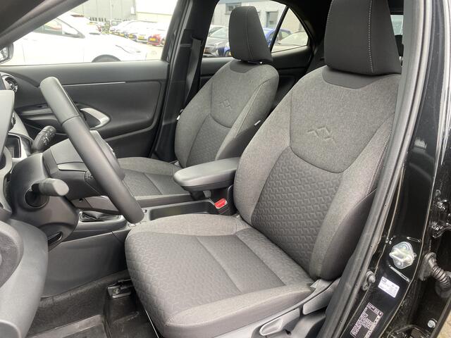 Toyota YARIS Cross 1.5 Hybrid Style Panorama Headup Stoel Stuur Verwarming Navi Carplay Keyless