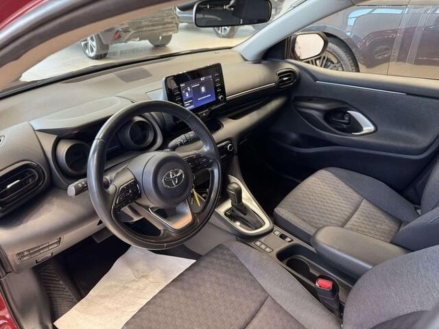 Toyota YARIS 1.5 HYBRID Dynamic, TwoTone, Adaptive cruise, Camera, Navi, Apple carplay!