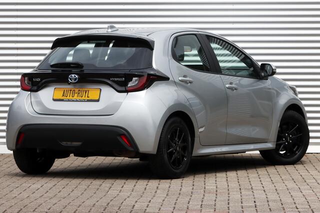 Toyota YARIS 1.5 Hybrid Active Navi / Carplay / Camera