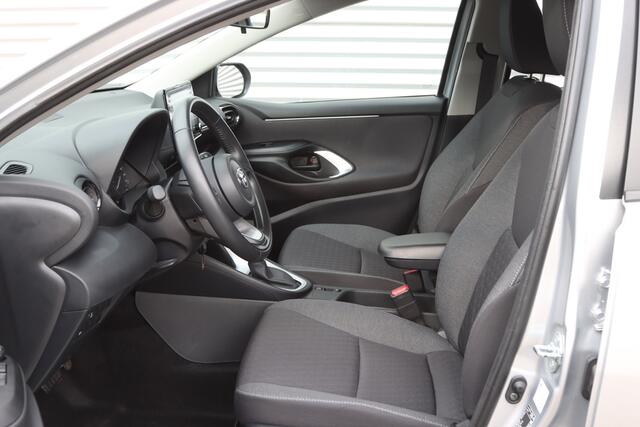 Toyota YARIS 1.5 Hybrid Active Navi / Carplay / Camera