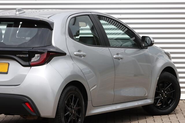Toyota YARIS 1.5 Hybrid Active Navi / Carplay / Camera
